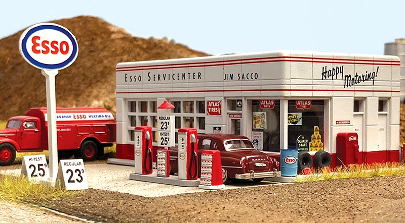 thumbnail image 2 of S Scale 1:64 Unassembled Plastic Model Kit, 90s Gas Station & Oil Change Shop Building For Model Trains & Dioramas 2 of 4