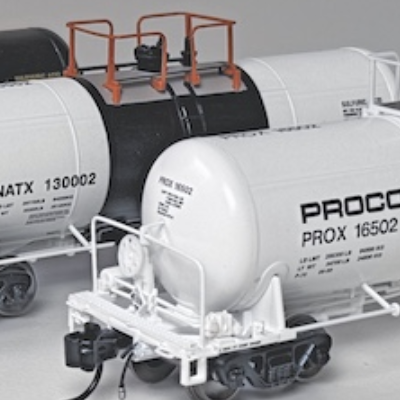 Athearn Genesis 13K Acid Tank Cars Arrive