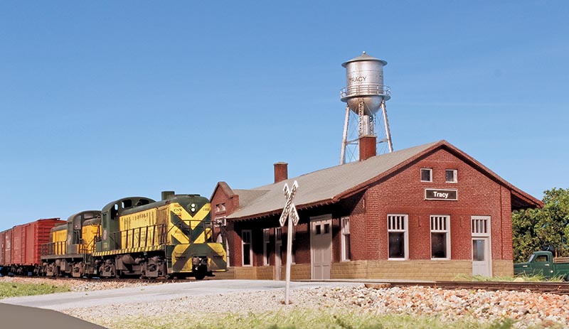 Chicago & North Western Alcos to Sleepy Eye