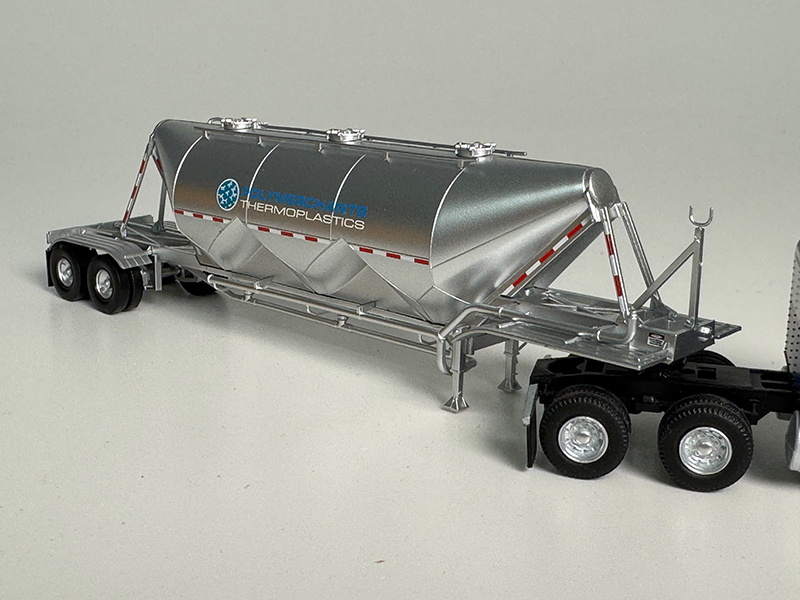 Dry Bulk Semitrailers Rolling in from Walthers