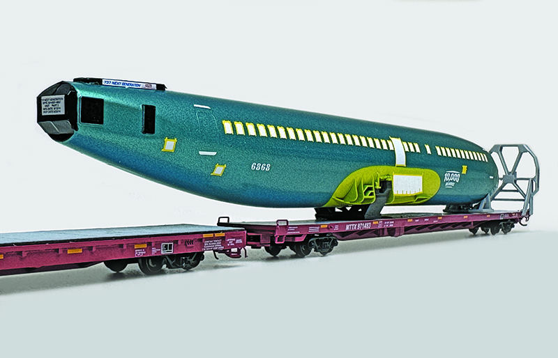 Micro-Trains BNSF Flatcars with 10,000th Fuselage Load in N