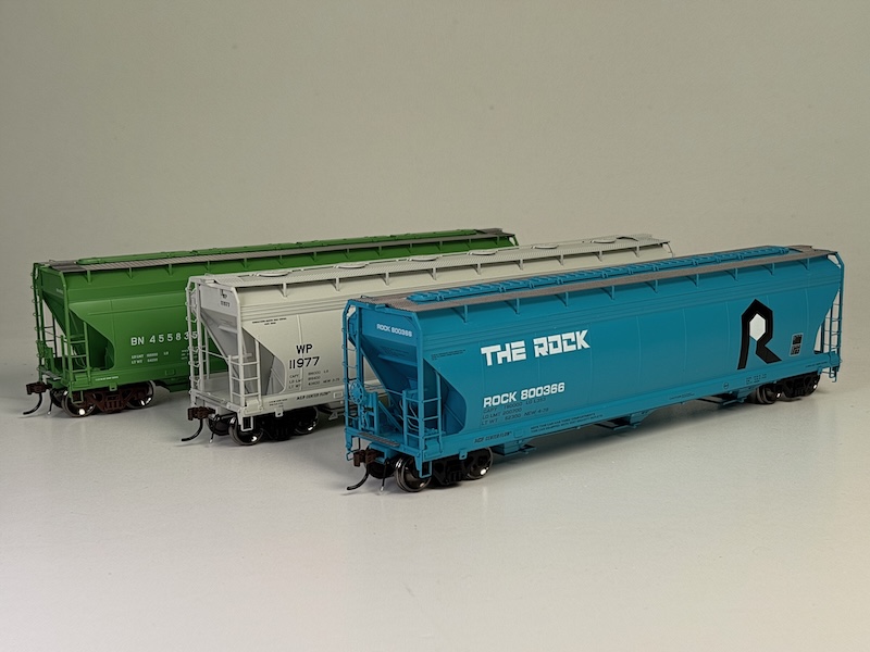 Athearn Genesis ACF 4600 Covered Hoppers